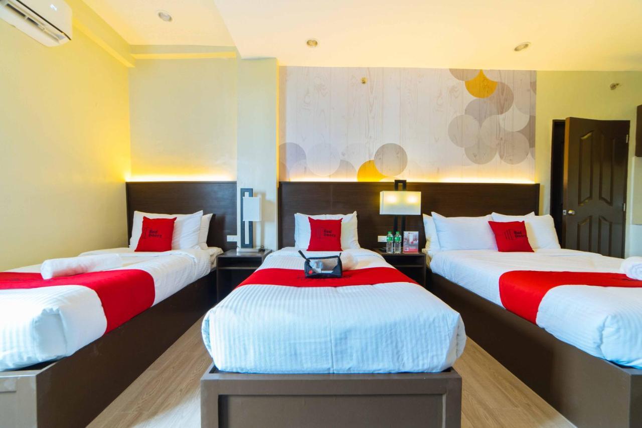 Отель Reddoorz Premium @ Sta Rosa Tagaytay Road Silang Экстерьер фото