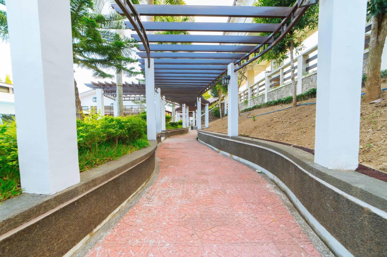 Отель Reddoorz Premium @ Sta Rosa Tagaytay Road Silang Экстерьер фото