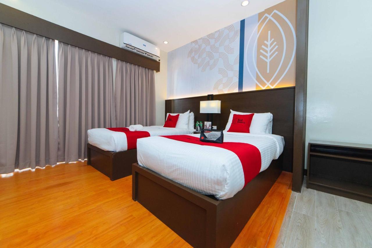 Отель Reddoorz Premium @ Sta Rosa Tagaytay Road Silang Экстерьер фото