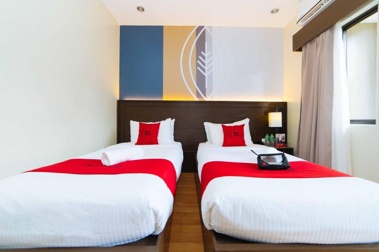 Отель Reddoorz Premium @ Sta Rosa Tagaytay Road Silang Экстерьер фото