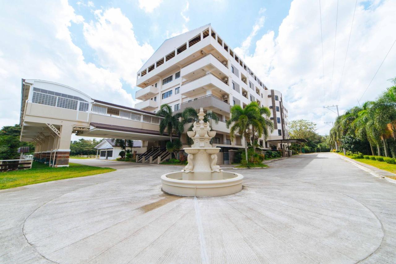 Отель Reddoorz Premium @ Sta Rosa Tagaytay Road Silang Экстерьер фото