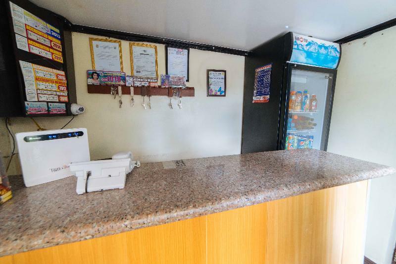 Отель Reddoorz Premium @ Sta Rosa Tagaytay Road Silang Экстерьер фото
